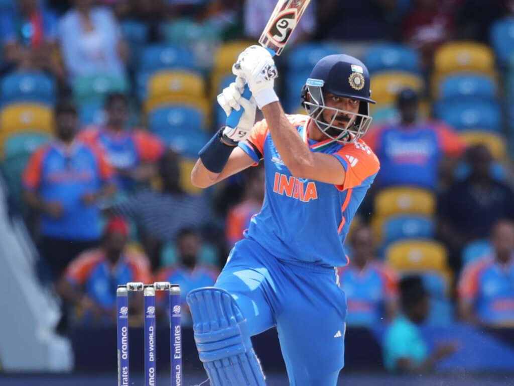 Vijay Hazare Trophy 2025: अक्षर पटेल ने जड़ा पहला List A शतक